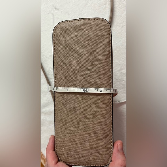 Steve Madden beige double zipper purse with long crossbody chain - Picture 3 of 13